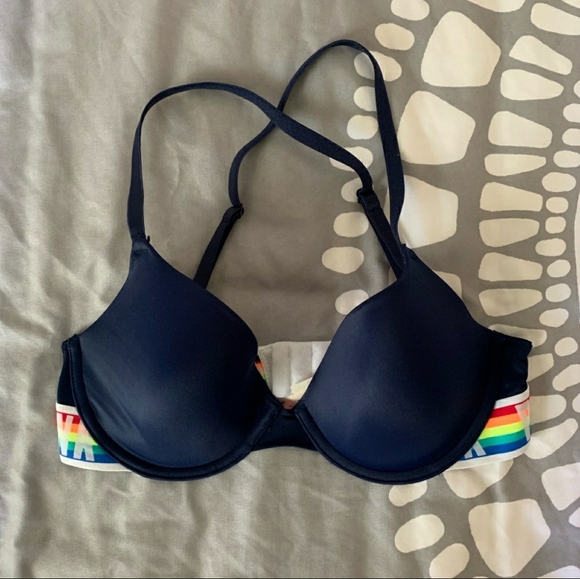 VS PINK Wear Everywhere Lightly Lined t-shirt Bra - Picture 5 of 7